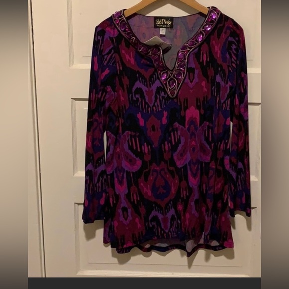 Beautiful Fuchsia Swirled Patern Bob Mackie Wearable Art Jeweled Blouse, Medium - Picture 4 of 5